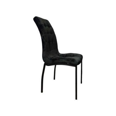 Silla negra tapizada con patas metálicas (venta por 6 unidades)