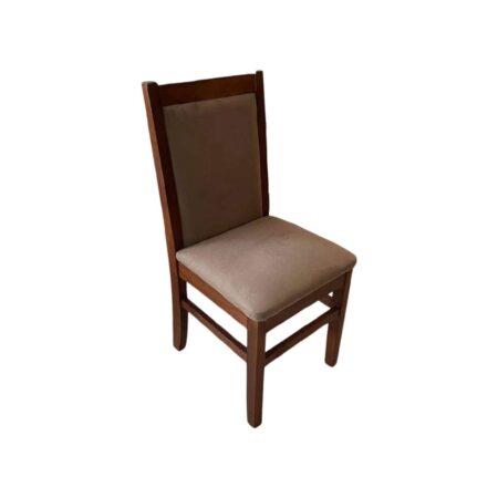 Silla de madera color castaño con respaldo tapizado